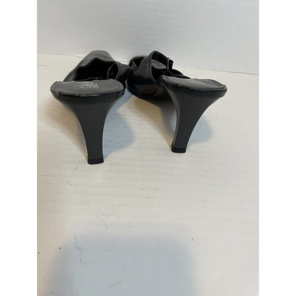 Women’s LIFE STRIDE Black Mules Slip On 2 3/4" Heel Shoe 6M Vegan - Picture 6 of 7